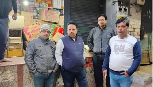 agra local news :  लुहार गली में चोरों के धावे से दहशत में 422 दुकानदार, दो दुकानों के ताले तोड़ गल्ले में रखी रकम ले गए