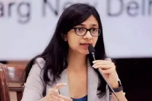 SWATI MALIWAL के घर से निकली दिल्ली पुलिस की टीम 