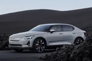 लॉन्च की नई 2025 Polestar 2 कार, सिंगल चार्ज में चलेगी 659 किलोमीटर!