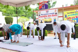 Raebareli News : विश्व योग दिवस के अवसर पर आयोजित हुआ योग शिविर