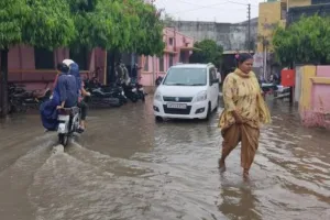 सुबह ही झमाझम बारिश, परिसर में जलभराव, जिला अस्पताल हुआ जलमग्न