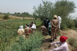 माखी थाना क्षेत्र के रऊ गांव मे चार माह पूर्व दफन युवती का शव बाहर निकालने की कवायद शुरू