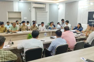 UP पुलिस भर्ती परीक्षा को नकलविहीन व शांतिपूर्ण ढंग से संपन्न करने के लिए डीएम व एसपी ने की बैठक