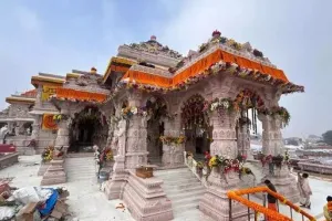 Ayodhya News: आधार कार्ड है, तभी हो पाएंगे रामलला के दर्शन; पास बनवाने के लिए ट्रस्ट का नया नियम लागू