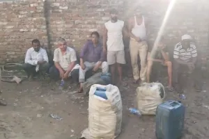 Unnao News:– उन्नाव में चोरों ने सेंध लगाकर की चोरी, 8 लोग हुए गिरफ्तार