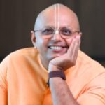 “Don’t just be the needle, be the needle and thread”: Gaur Gopal Das on the one thing that can help relationships heal after fights