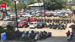 13 transport officials get adverse entries | Lucknow News