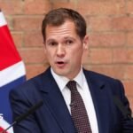 Reform proposes £30 tax rebate for HMRC phone delays