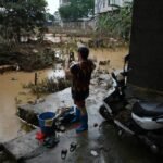 Record Flooding Leaves Guangxi Residents Stranded Without Food, Water, Power