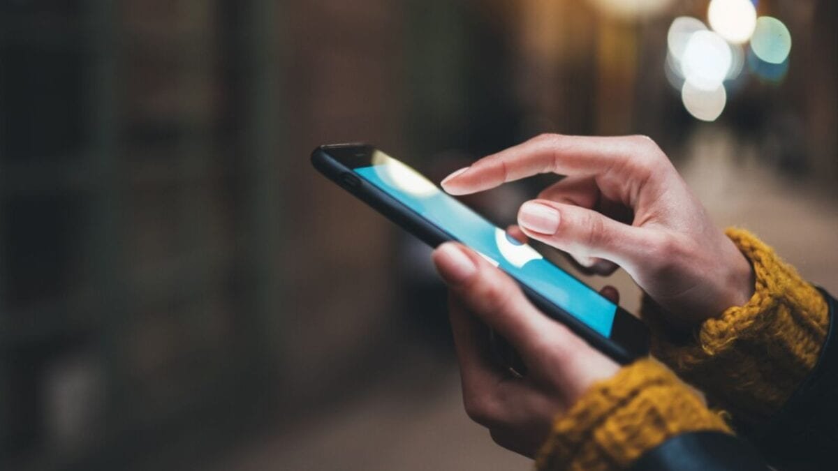 phone use 2026 08 6a73f46e1760408bfce9a6d470243ade