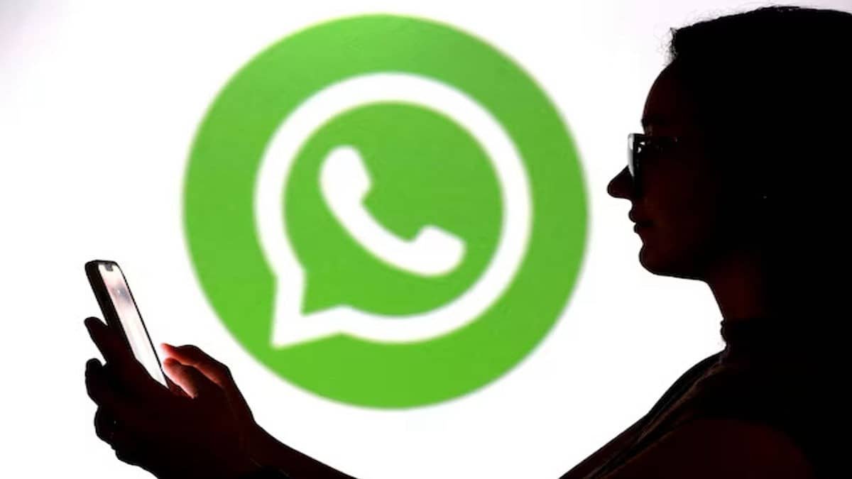 russia attempts to fully block service of whatsapp amid push for state messaging app 1770865702353 16 9.webp