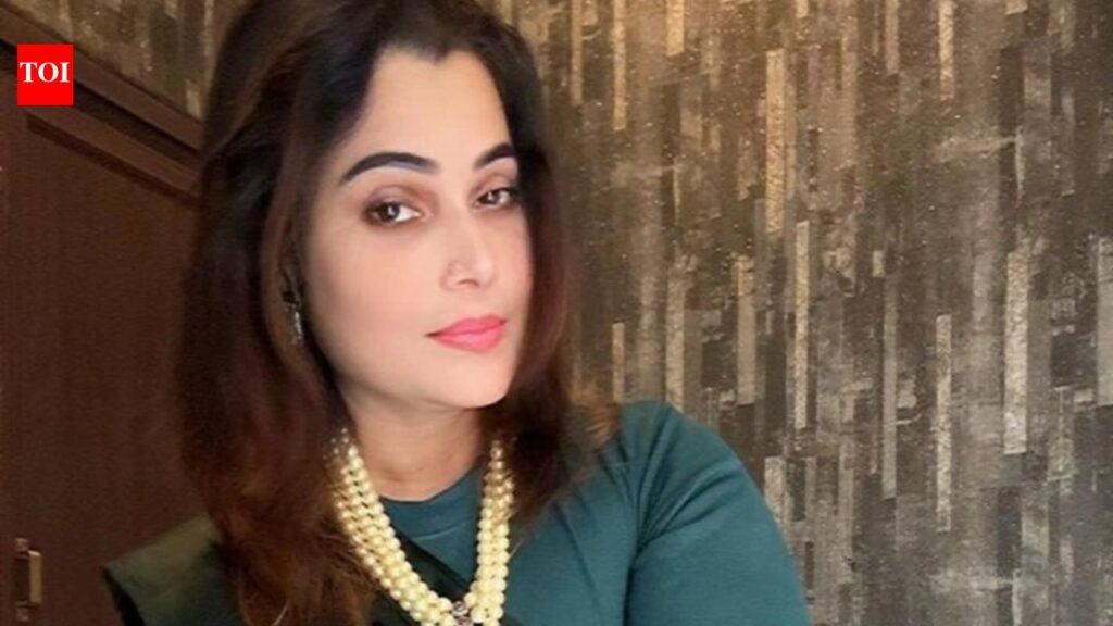 ‘Jee michlaat hai, maatha bhanbhanaat hai’: Why South Indian doctor fell in love with Awadhi dialect | Lucknow News