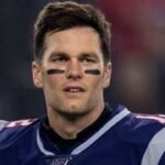 In 2026, a collector paid $25,000 to start bidding on Tom Brady’s Patriots jersey; it was tied to his 2019 Peyton Manning milestone and sold for $273,107 | NFL News