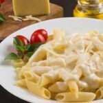 How to make no-maida white sauce pasta at home (5 healthy substitutes inside)