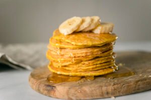 Flourless, Gluten-Free Pancakes With Just 2 Main Ingredients: Banana and Eggs